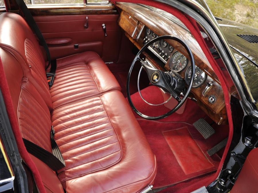 Daimler V8 250 1962 года  (фото 3 из 9)